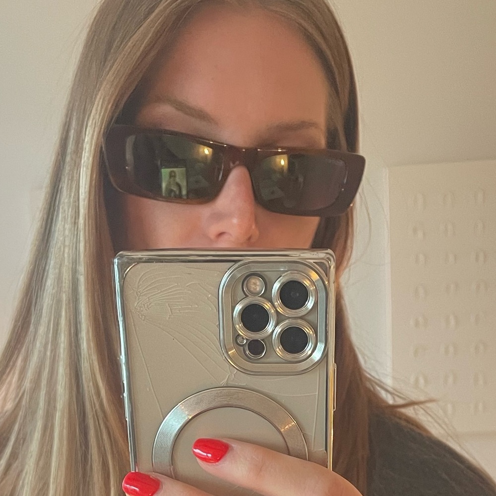 Gucci Black Rectangular Sunglasses for Women - Picture 5 of 11